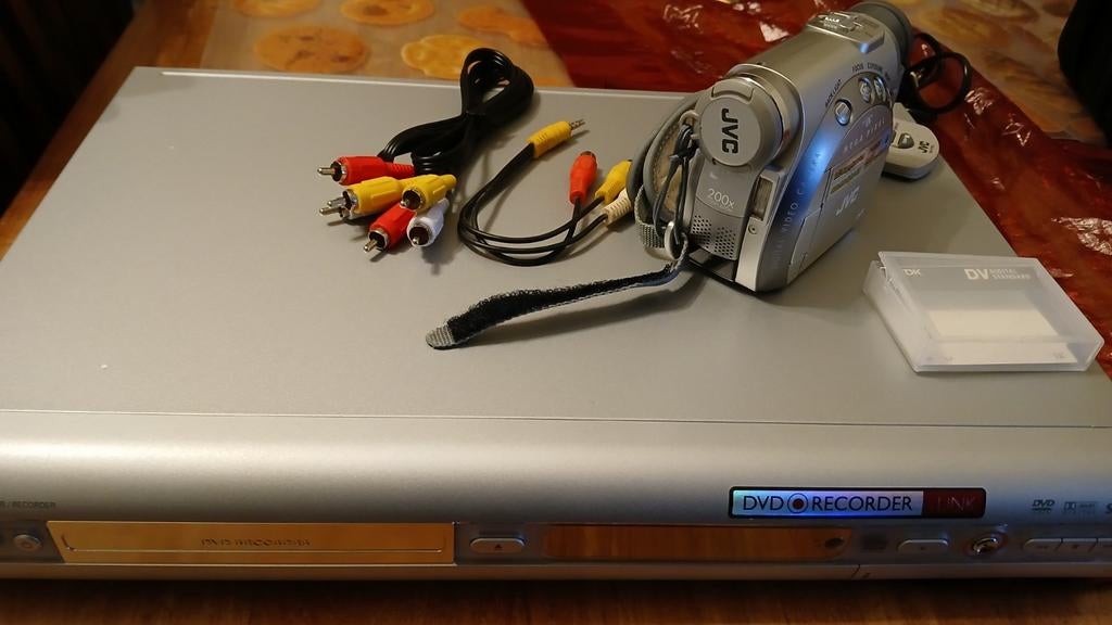 DVD-recorder, cameraset, kopieer uw cassettes, Audio, Tv en Foto, Philips, Met harddisk, Dvd-recorder, Ophalen of Verzenden