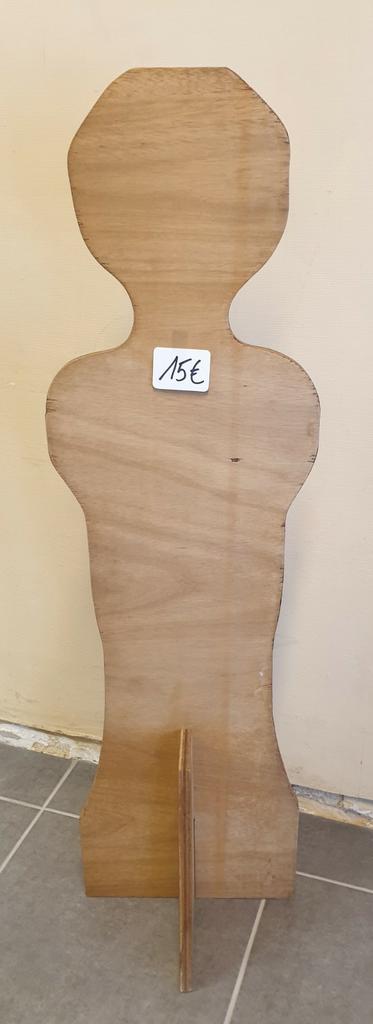 Mannequin en bois enfant, Enlèvement