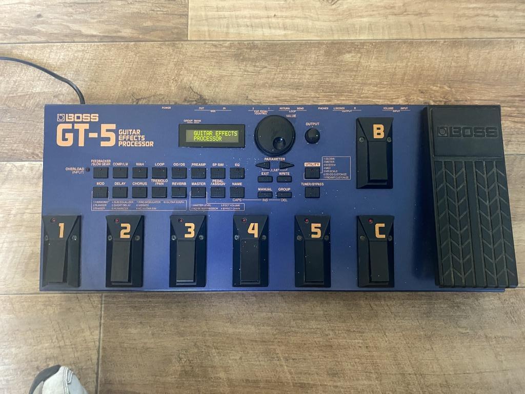 Boss GT-5 Guitar Effects Processor, met manuals, Musique & Instruments, Effets, Enlèvement, Utilisé, Multi-effet
