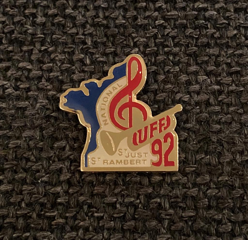 PIN - MUSIQUE - ORCHESTRE - FANFARE - FRANCE - FRANKRIJK, Verzamelen, Verzenden, Gebruikt, Overige onderwerpen, Speldje of Pin