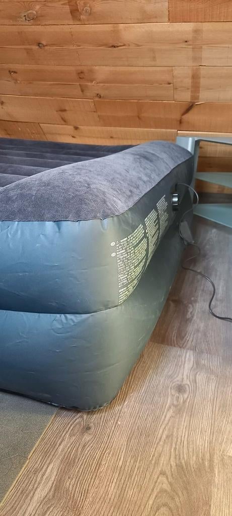 Intex luchtbed elektrisch met stekker, Caravans en Kamperen, Ophalen of Verzenden