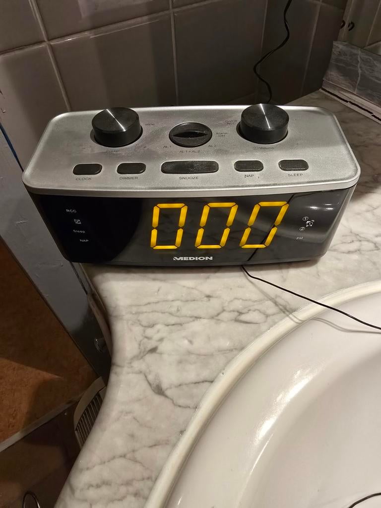 wekkerradio Medion, Elektronische apparatuur, Ophalen of Verzenden, Zo goed als nieuw