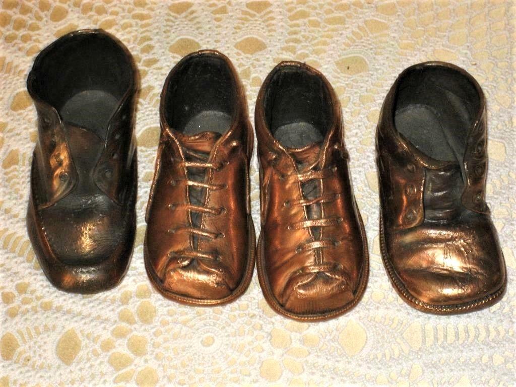 Mooie oude decoratieve 2 paar bronzen schoentjes Uit Italië, Antiek en Kunst, Ophalen of Verzenden