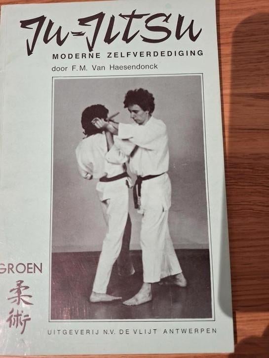 Ju-Jitsu moderne zelfverdediging door F.M.Van Haesendonck, Ophalen, Zo goed als nieuw, Jiu-Jitsu