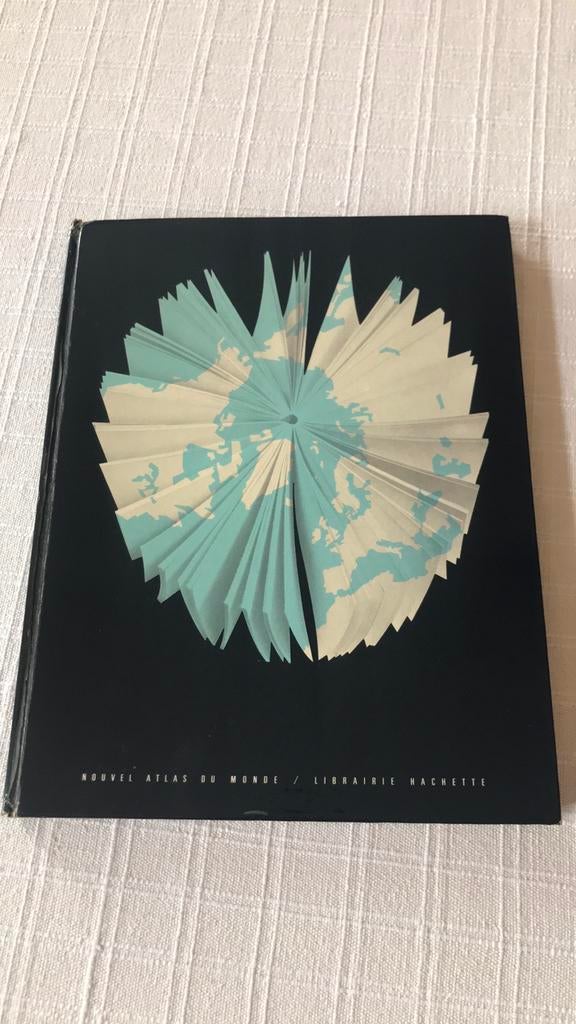 Te koop ATLAS. Aardrijkskunde-editie * 1965*, Boeken, Gelezen