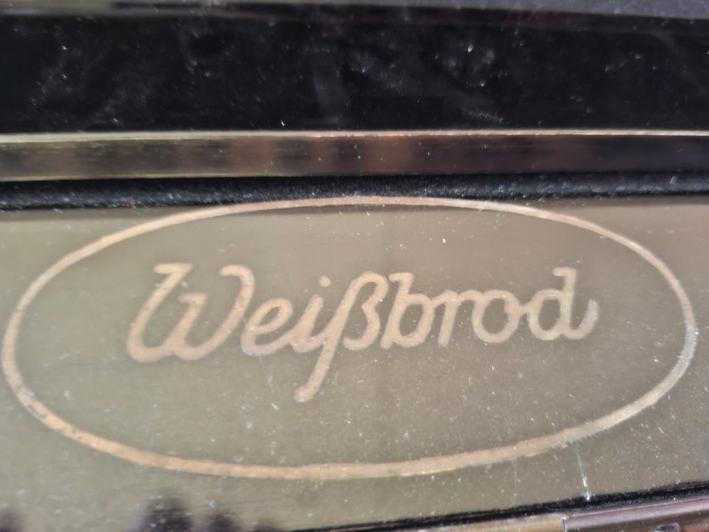 Piano droit Weissbrod  n 17 428, Brillant, Enlèvement, Utilisé, Piano