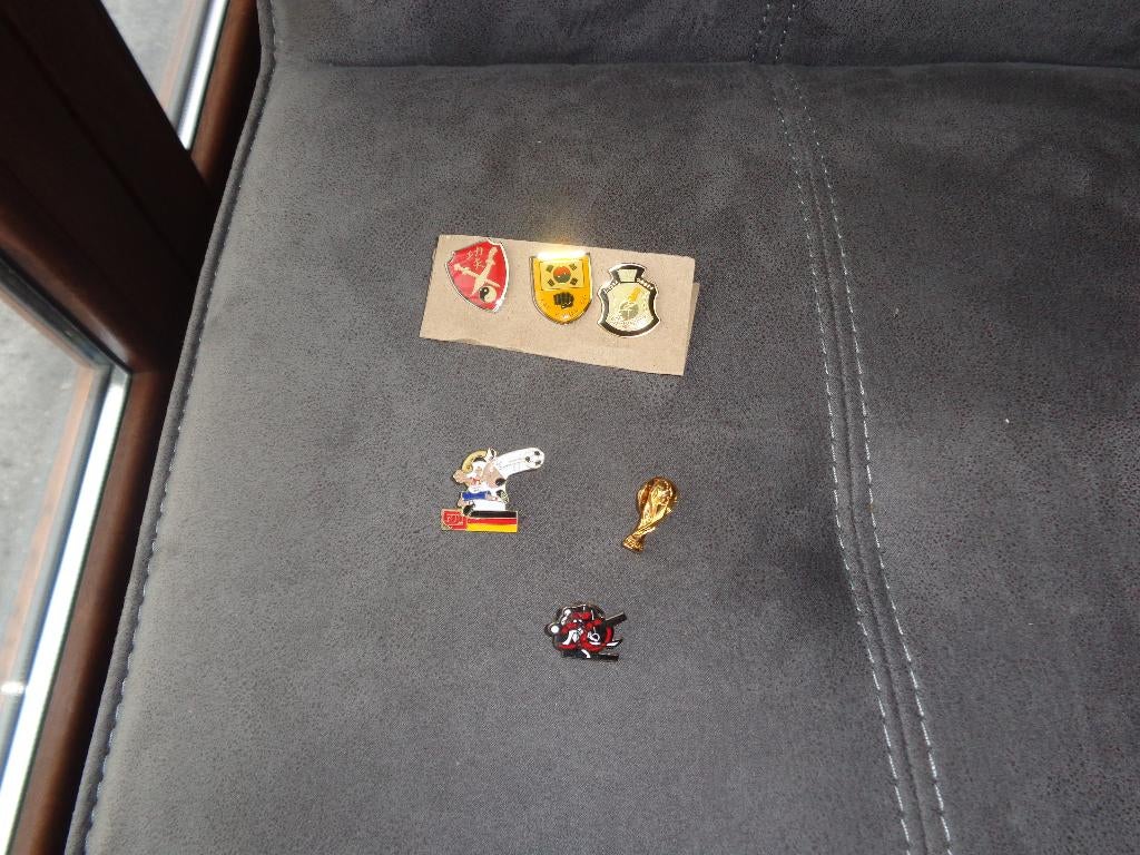 6 pin's sur le sport (au choix), Collections, Broches, Pins & Badges, Enlèvement, Sport
