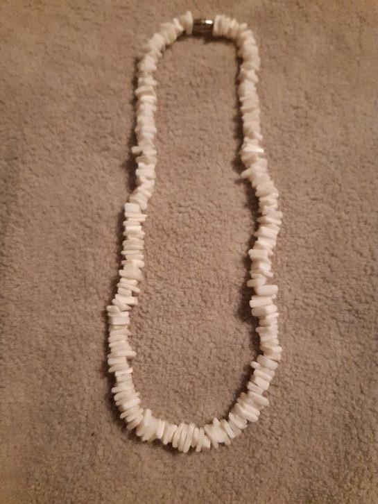 Collier blanc, Enlèvement ou Envoi, Comme neuf, Blanc, Pierre ou Minéral