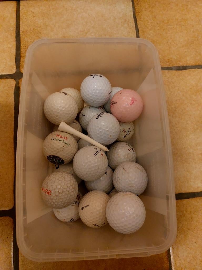 Golfballen 21 stuks, Sport en Fitness, Golf, Ophalen, Zo goed als nieuw, Bal(len), Overige merken