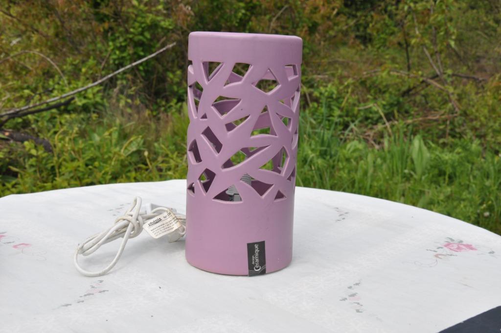 lampe en faience mauve ronde et ajourée, Enlèvement ou Envoi, Utilisé
