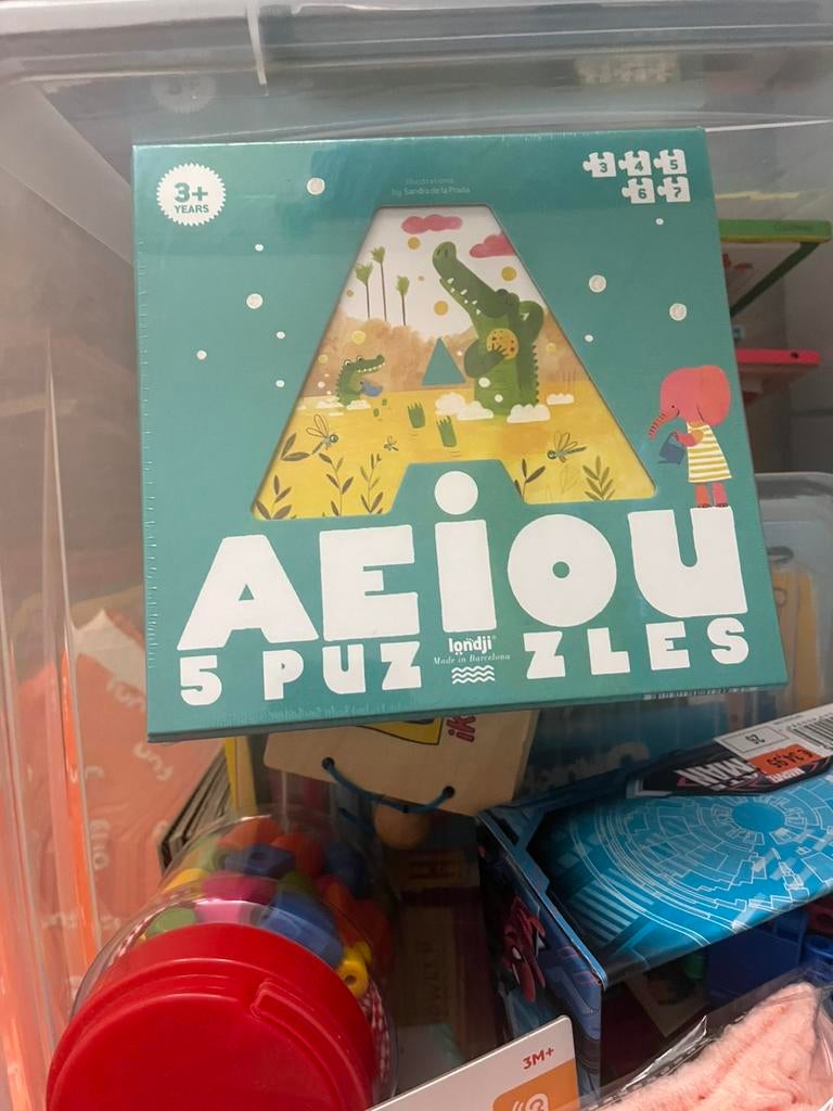 Aeiou puzzel 5 in 1 leer puzzelen en klinkers ineens- nieuw, Hobby en Vrije tijd, Gezelschapsspellen | Kaartspellen, Zo goed als nieuw