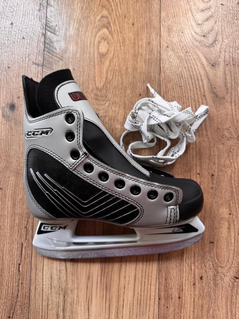 Schaatsen CCM maat 34 (nieuw in originele verpakking), Sport en Fitness, Schaatsen, Nieuw, IJshockeyschaatsen, Ophalen, Overige merken