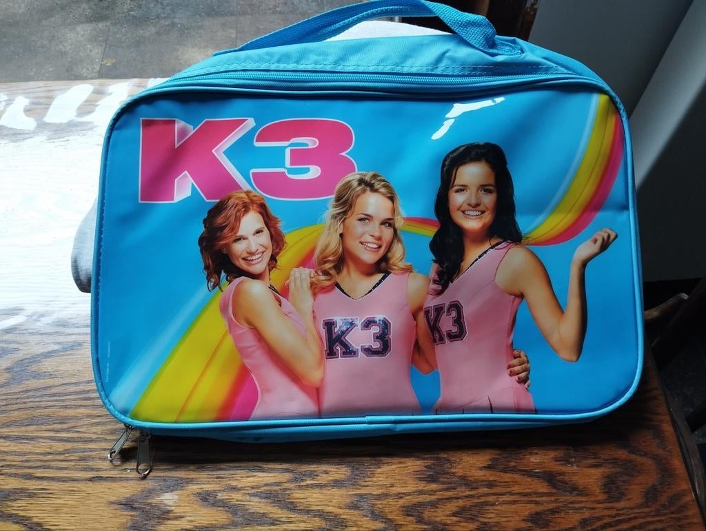 K3 logeervaliesje als nieuw H25cm B40cm, Verzamelen, Ophalen of Verzenden, Zo goed als nieuw, Tv, Gebruiksvoorwerp