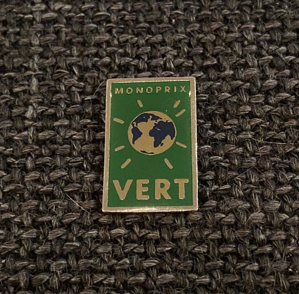 PIN - MONOPRIX VERT, Envoi, Utilisé, Autres sujets/thèmes, Insigne ou Pin's