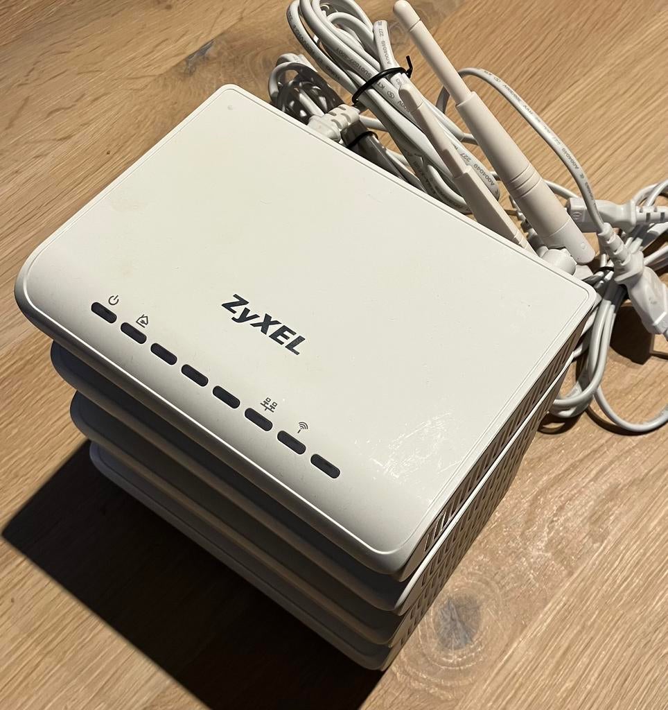 4x Zyxel pla-450 wifi access point 100Mbps wifi 802.11b+g, Ophalen of Verzenden, Gebruikt