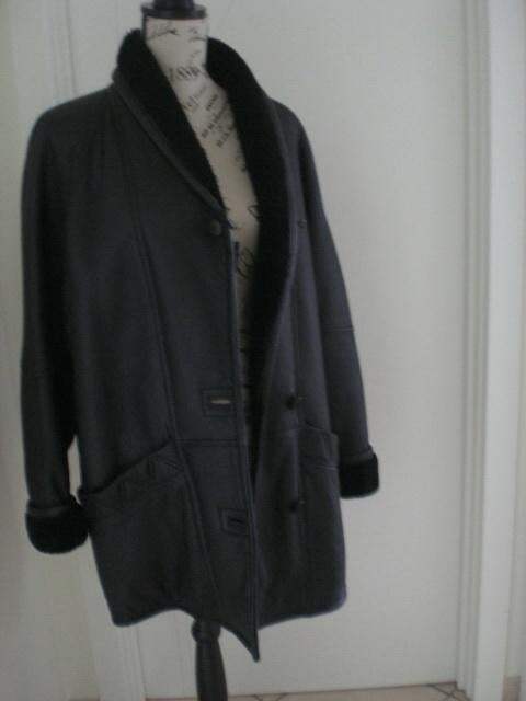 Très beau Manteau 3/4. Cuir noir.Genubine Lambskin Taille 42, Taille 42/44 (L), Enlèvement ou Envoi, Porté, .Genubine Lambskin