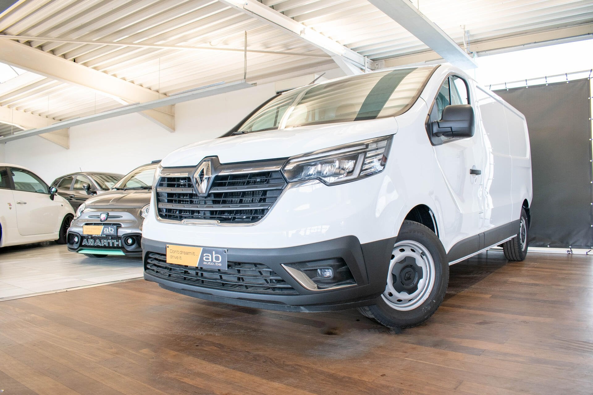Renault Trafic L2H1, ANDROID/CARPLAY, NAVI, AIRCO, LED, PAR, Wit, Bedrijf, 111 kW, 150 pk