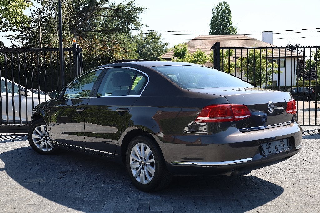 VW Passat 1.6 TDi Berline | Open-Dak | Navi | Cruise | Leder, Autos, Volkswagen, Cuir, Euro 5, Achat, 4 portes