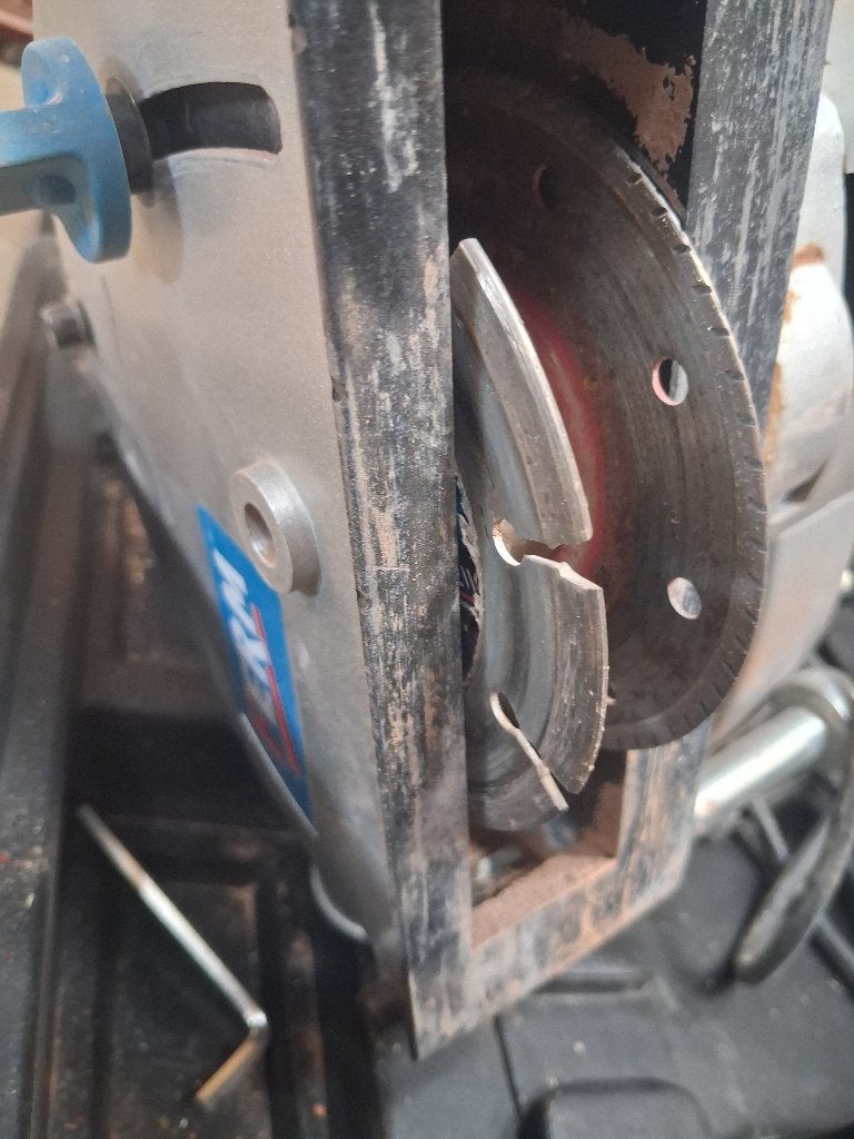 Slijpschijf voor sleuven, Ophalen, Zo goed als nieuw, 1000 watt of meer, Haakse handslijpmachine
