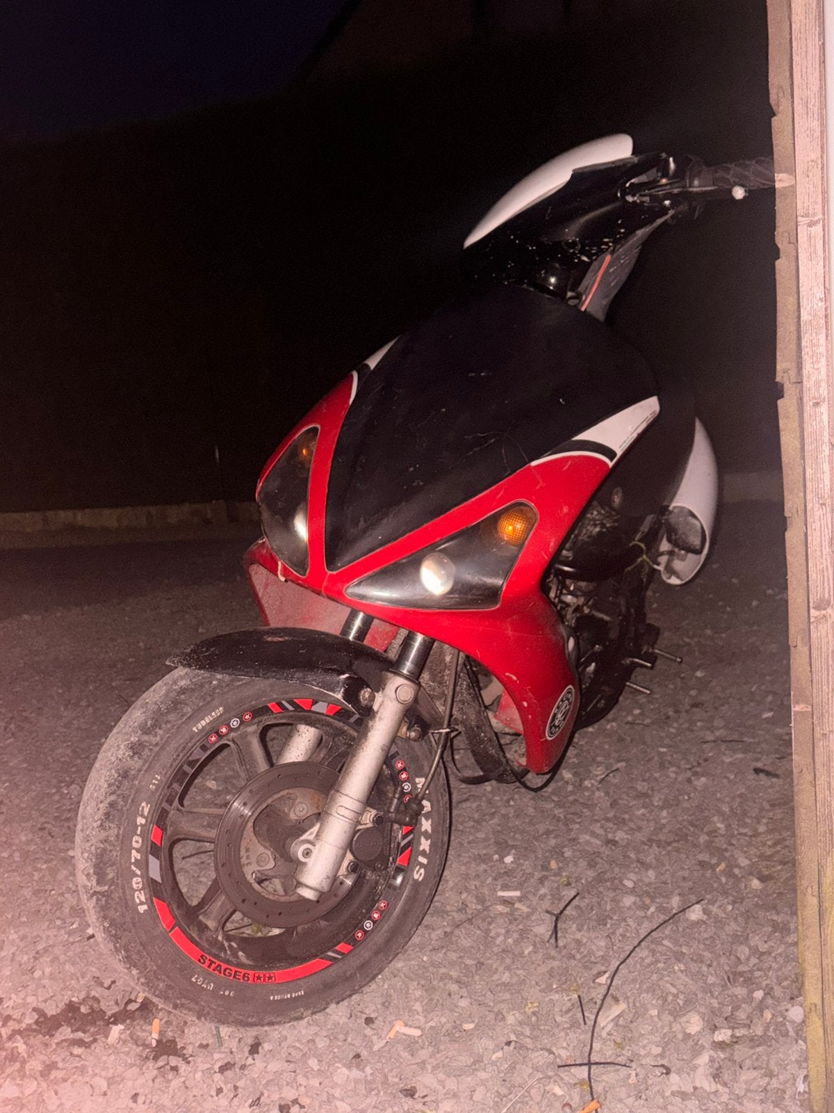 70cc benelli + 400€ opleg voor pc, Vélos & Vélomoteurs, Enlèvement, Comme neuf