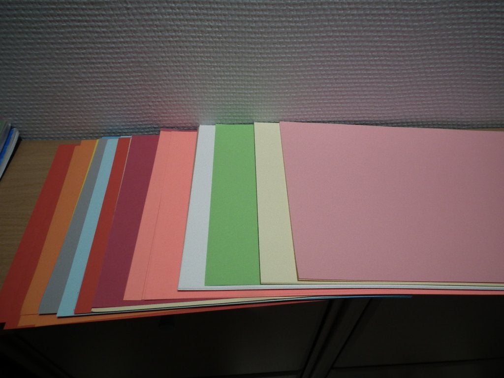 40 feuilles de papier carton (multicolore), Hobby & Loisirs créatifs, Matériel scolaire, Envoi, Neuf, Autres types