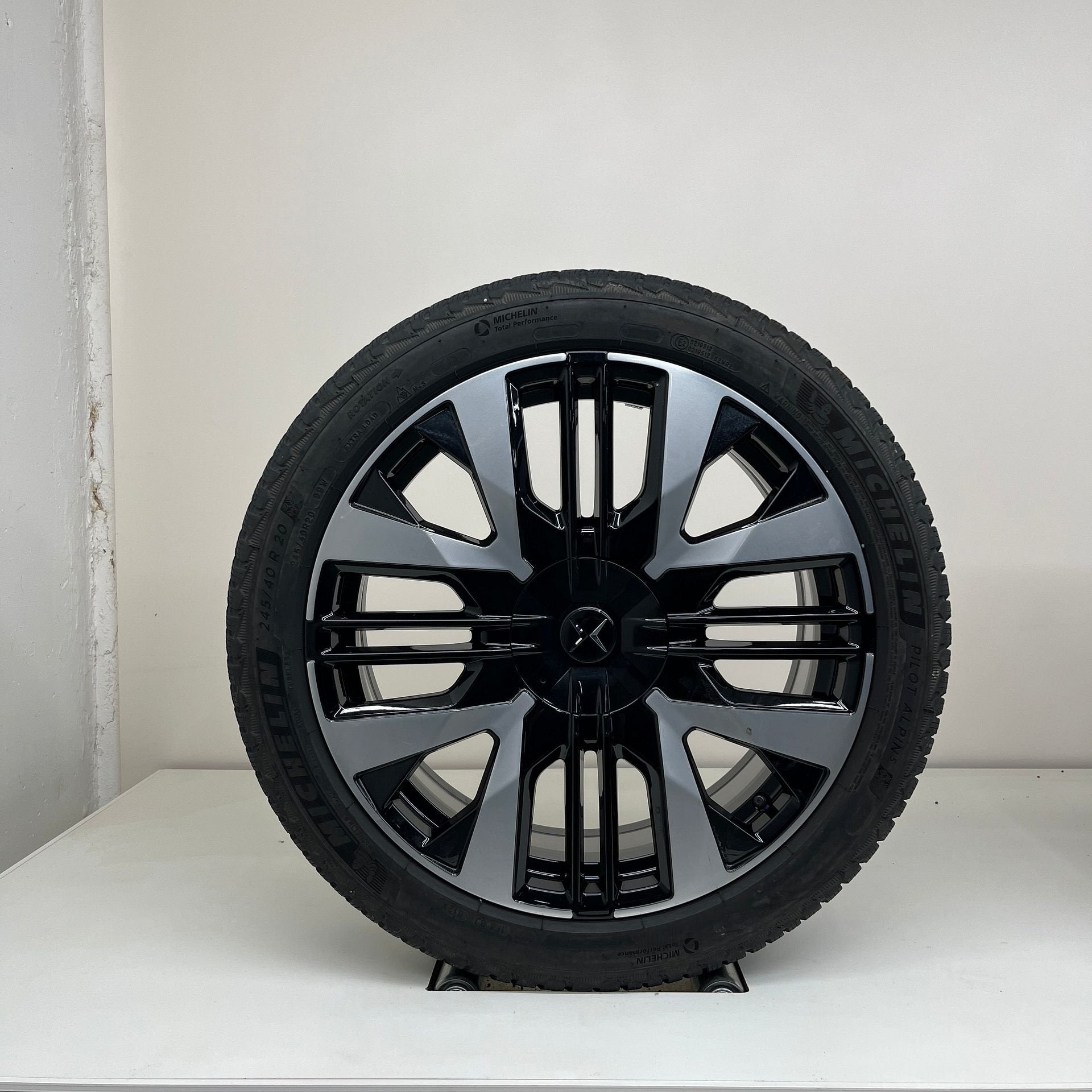 Polestar 2 - 20 inch - winterbanden, Autos : Pièces & Accessoires, Pneus & Jantes, Pneus et Jantes, Enlèvement ou Envoi, Véhicule de tourisme