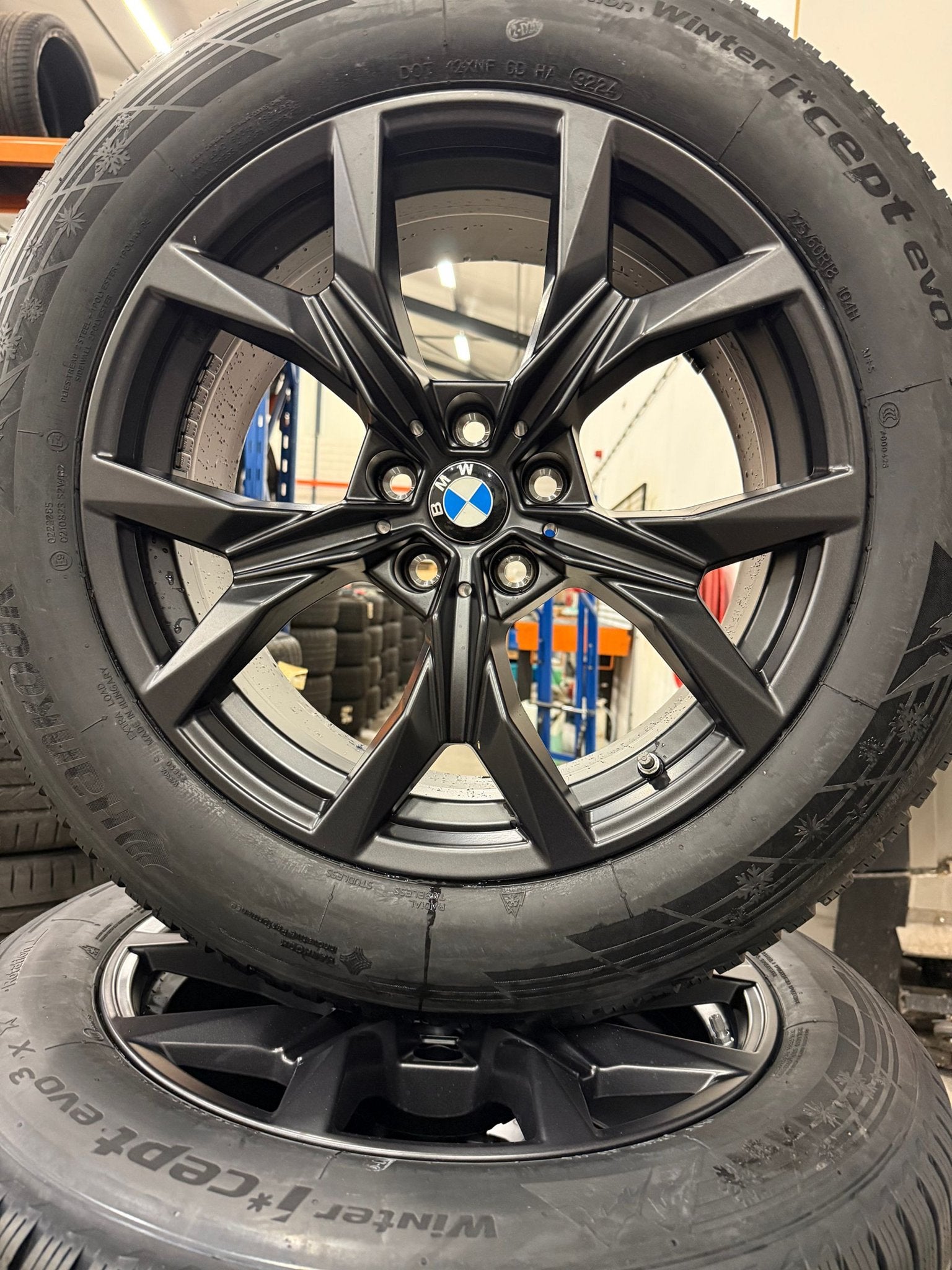 18" ORIG.NIEUW  BMW X3 G45 STYLING 921 Y-SPAAK  5A6F111, Autos : Pièces & Accessoires, Pneus & Jantes, Neuf, Pneus et Jantes, Pneus hiver