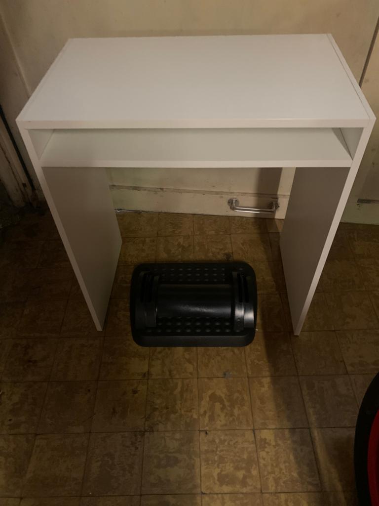 Petit bureau, Enlèvement, Comme neuf