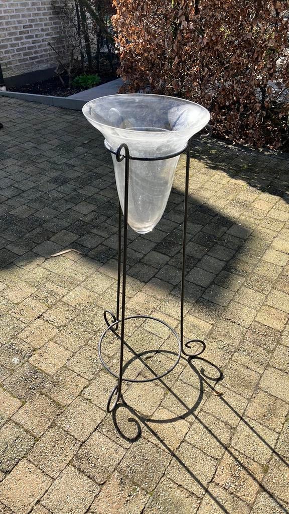 Glazen vaas in metalen staander, Huis en Inrichting, Woonaccessoires | Vazen, Ophalen, Zo goed als nieuw