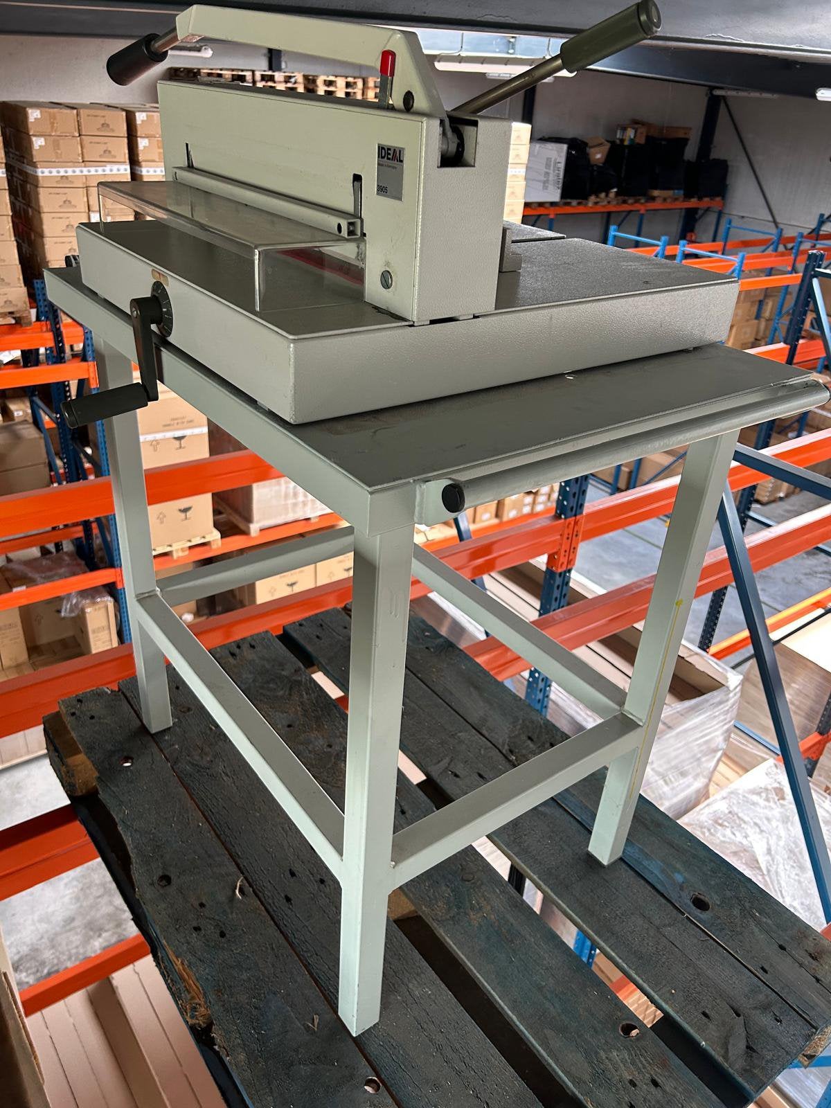 Snijmachine tafelmodel met onderbank, Ophalen