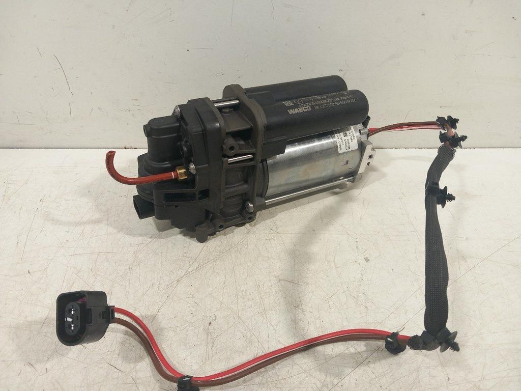 Compressor Audi Q8, Onderdelen@venauto.nl, Van der Ven Autorecycling B.V., Gebruikt, Ettenseweg 76, 4706 PB Roosendaal, The Netherlands