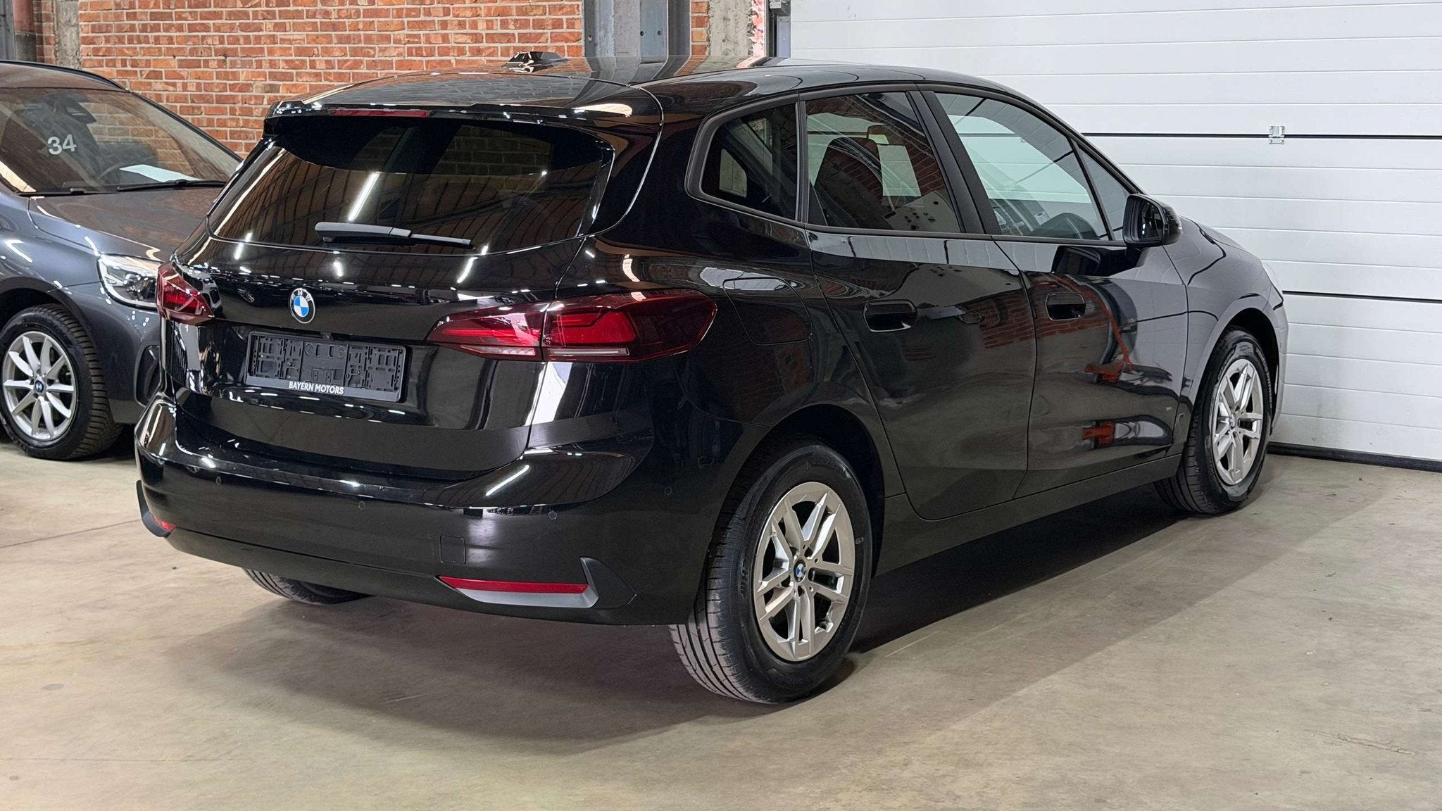 BMW 218 dA Active Tourer Garantie Automaat EURO 6d, Automaat, 4 cilinders, Zwart, 2 Reeks Active Tourer