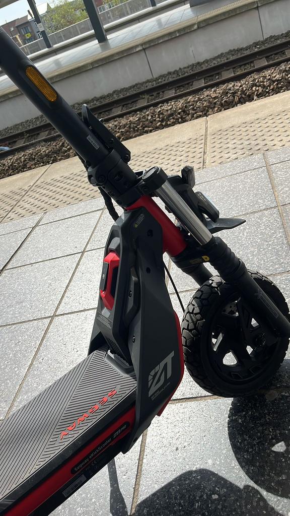Segway zt3 pro opgevoerd, Fietsen en Brommers, Steps, Ophalen, Zo goed als nieuw