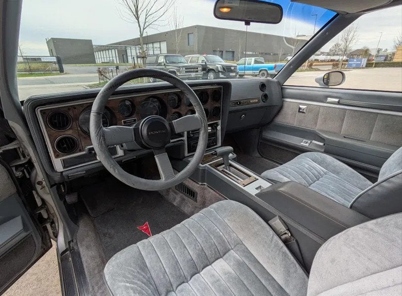 Pontiac Grand-Prix aero coupe 2+2 (bj 1986, automaat), foto 8