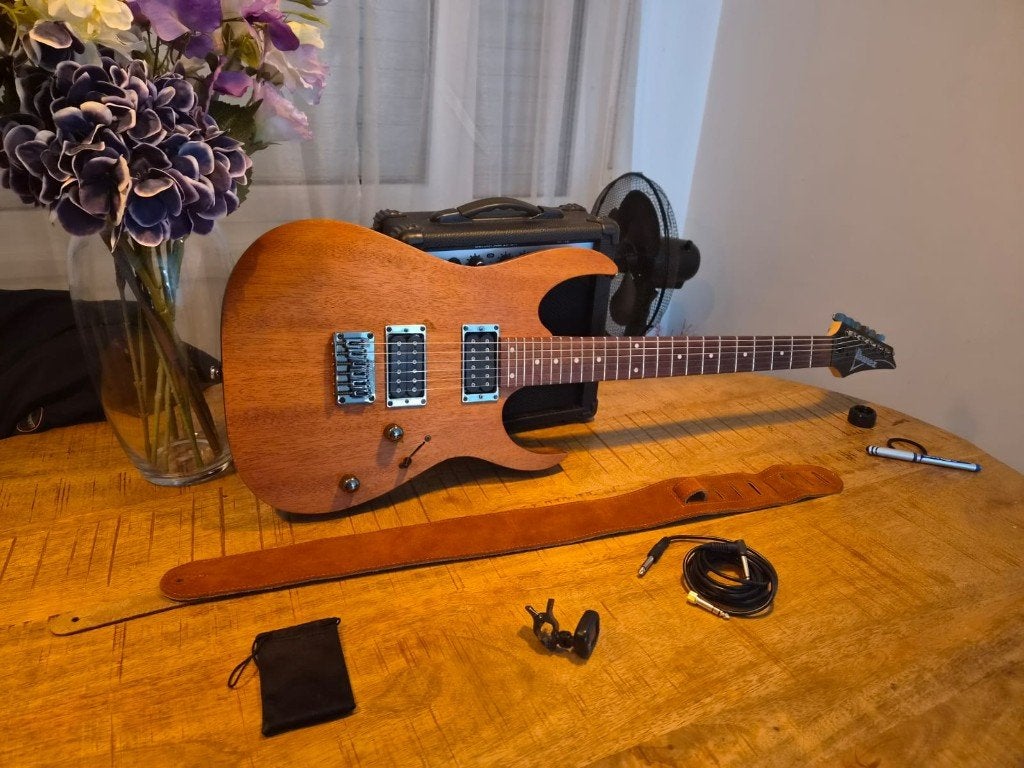 Ibanez RG421 te koop met Gitaar essentials, Musique & Instruments, Instruments à corde | Guitares | Électriques, Ibanez, Enlèvement