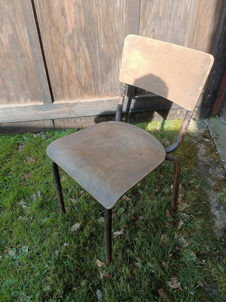26 stapelstoelen, Ophalen