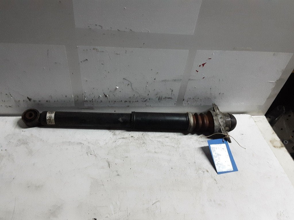 AMORTISSEUR ARRIÈRE DROIT Jetta III (1K2) (1KO512011QB), Autos : Pièces & Accessoires, Volkswagen, Mevr. I. Hauben, Utilisé, Rue de l'Espoir 34 34
4030  GRIVEGNÉE, BE