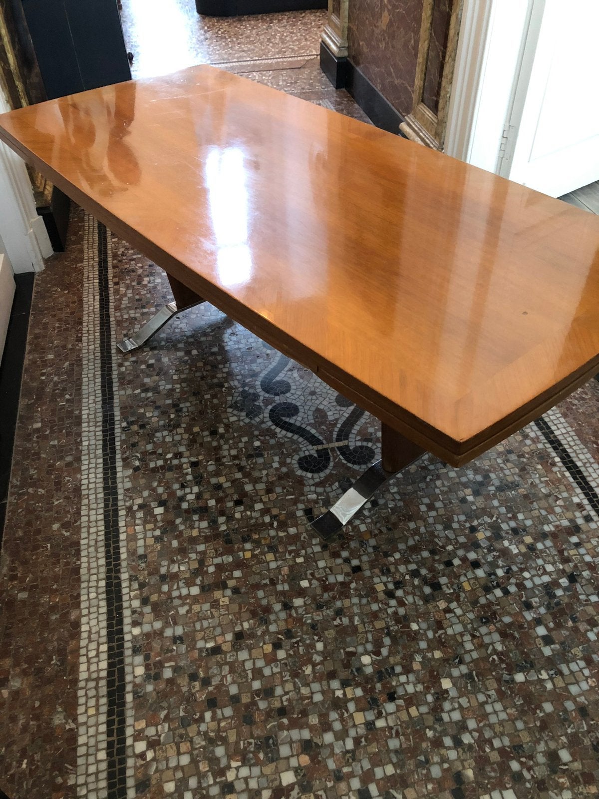 UNIEKE VINTAGE TAFEL SALONTAFEL DESK VERHOOGBAAR HOUT CHROOM, Huis en Inrichting, Ophalen, Zo goed als nieuw