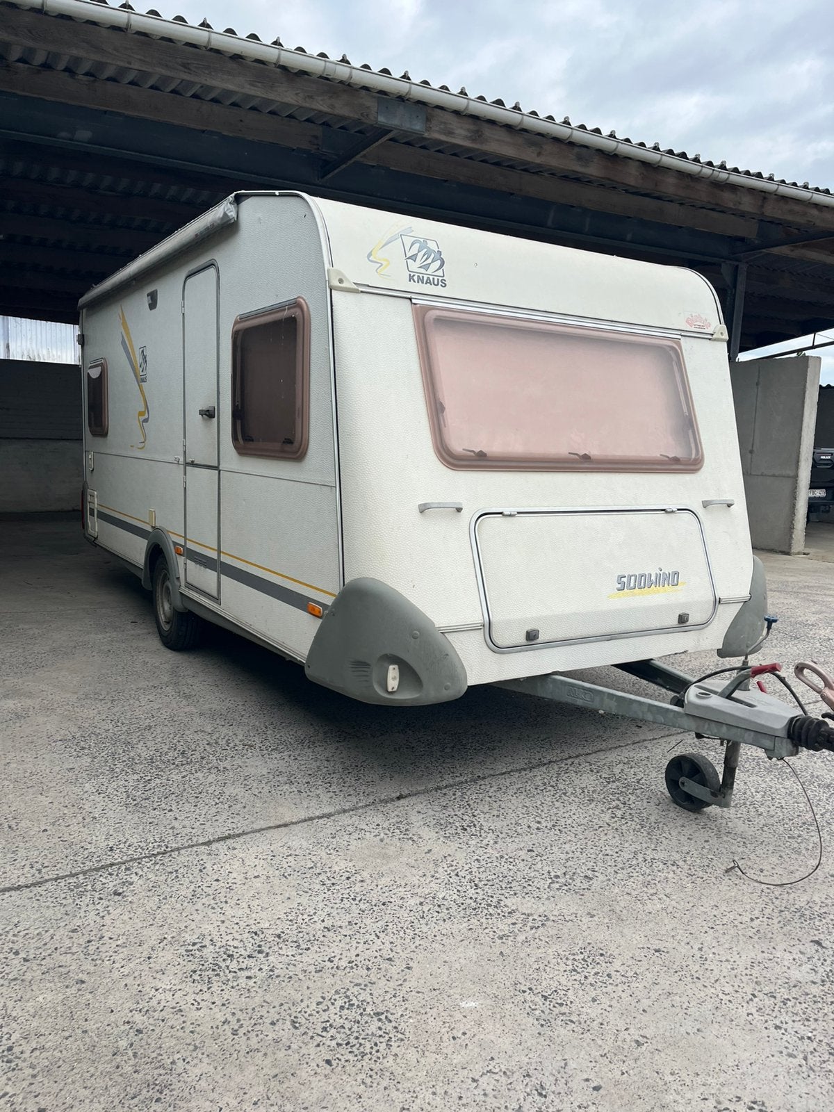 KNAUS Caravan, Caravans en Kamperen, Caravans, Particulier, Treinzit, Knaus, Vast bed, Ophalen