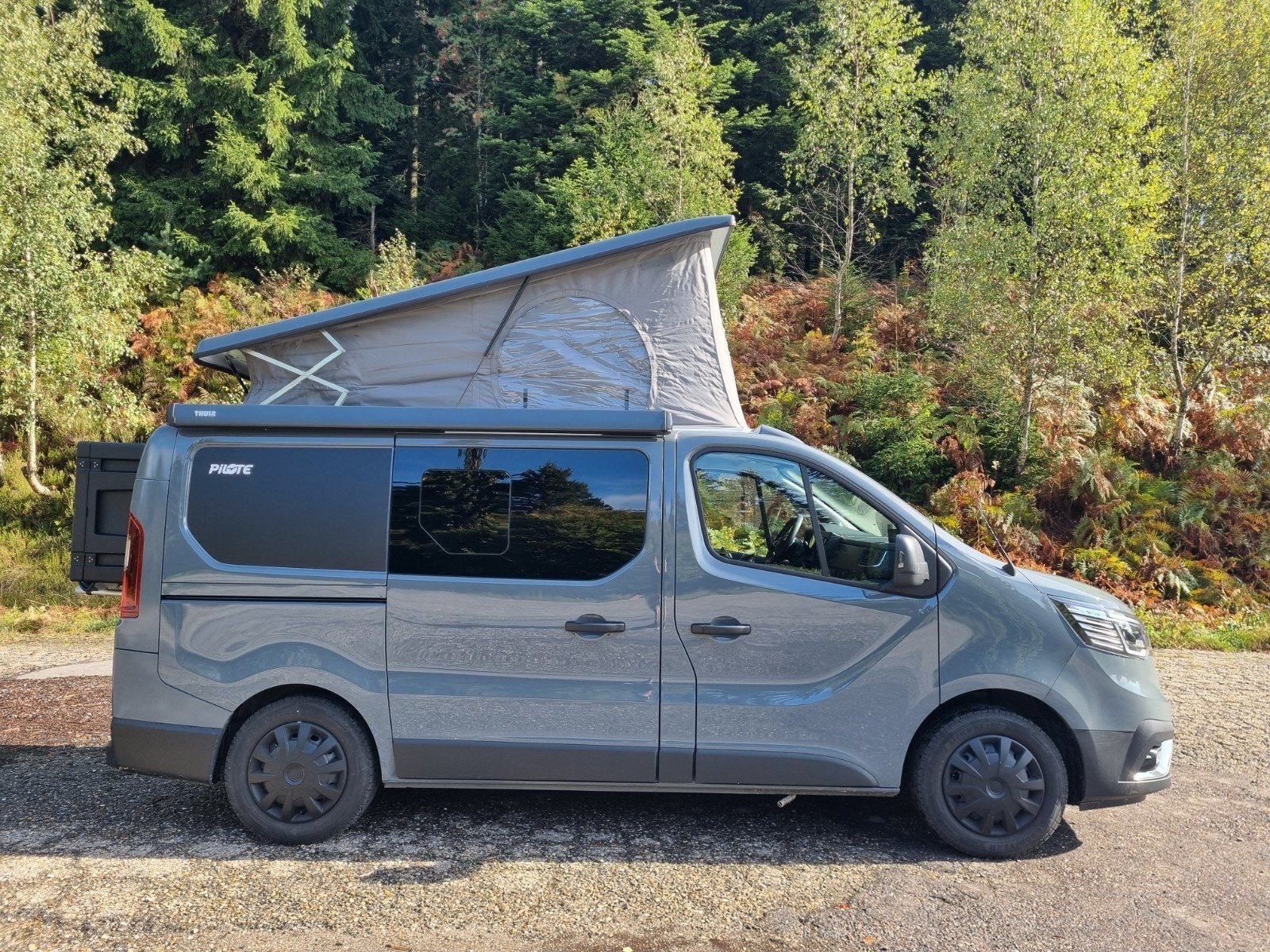 Pilote buscamper – 2024 – 130 pk – 32.000 km – Lithium – 4 s, Auvent, Jusqu'à 4, Isolation hivernale, 5 à 6 mètres