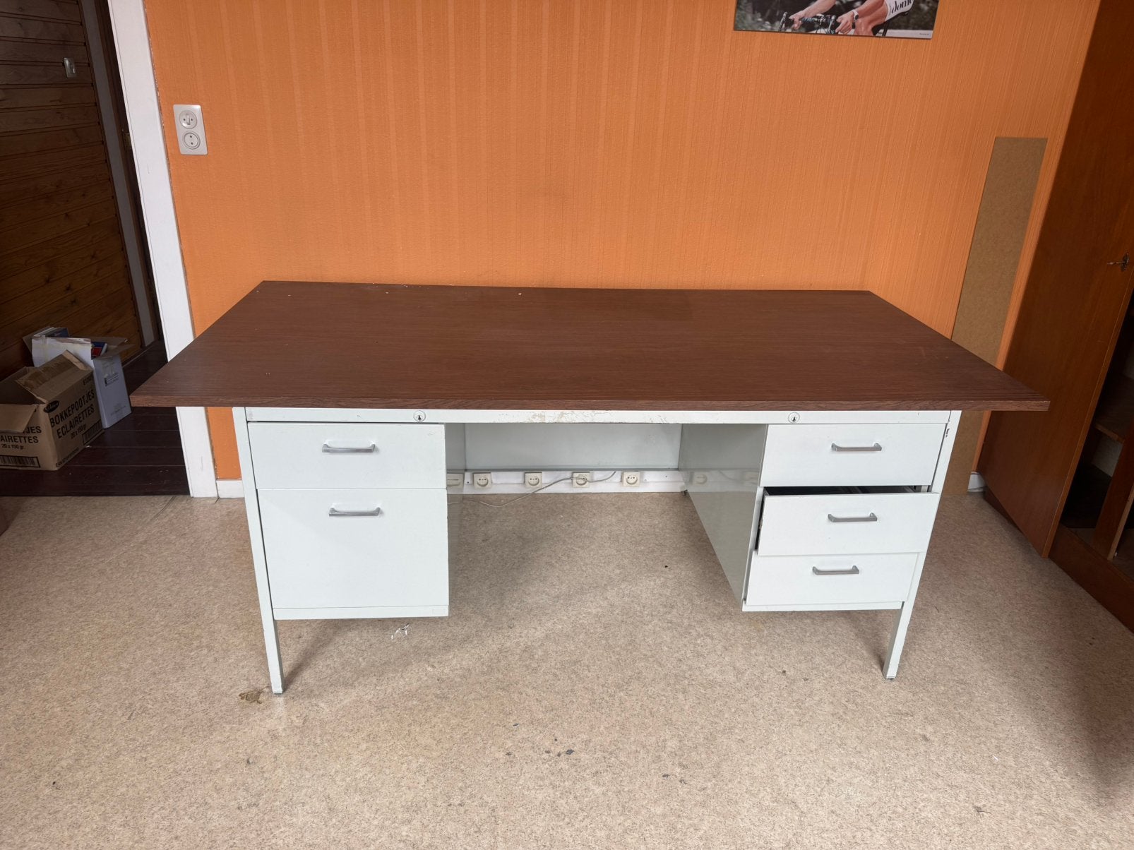 Gratis bureau, Huis en Inrichting, Bureaus, Ophalen, Gebruikt