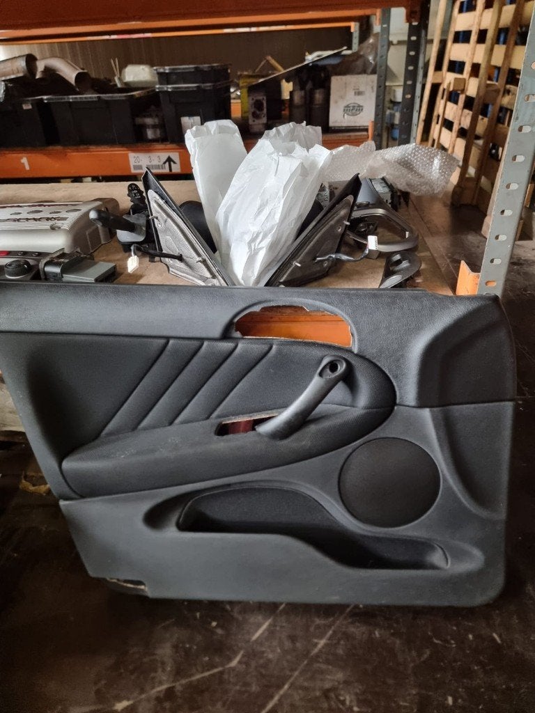 Panneau de porte gauche complet de l'Alfa Romeo 147, Autos : Pièces & Accessoires, Habitacle & Garnissage, Alfa Romeo, Utilisé