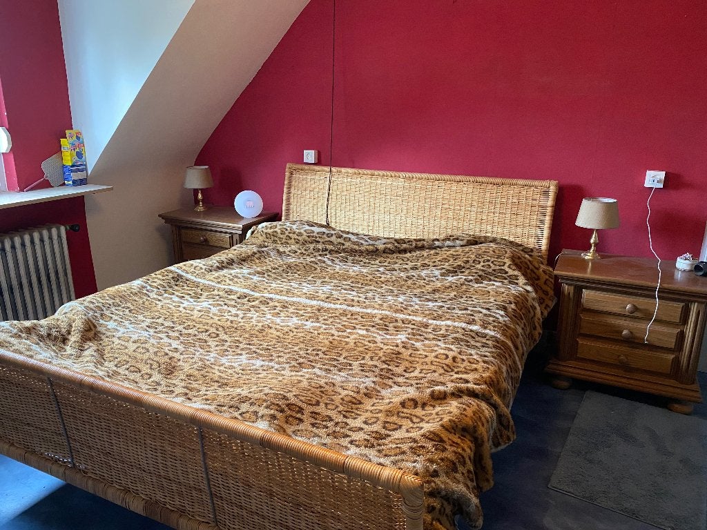 Slaapkamer met nachtkastjes en ladekast, Huis en Inrichting, Slaapkamer | Complete slaapkamers, Ophalen, Gebruikt