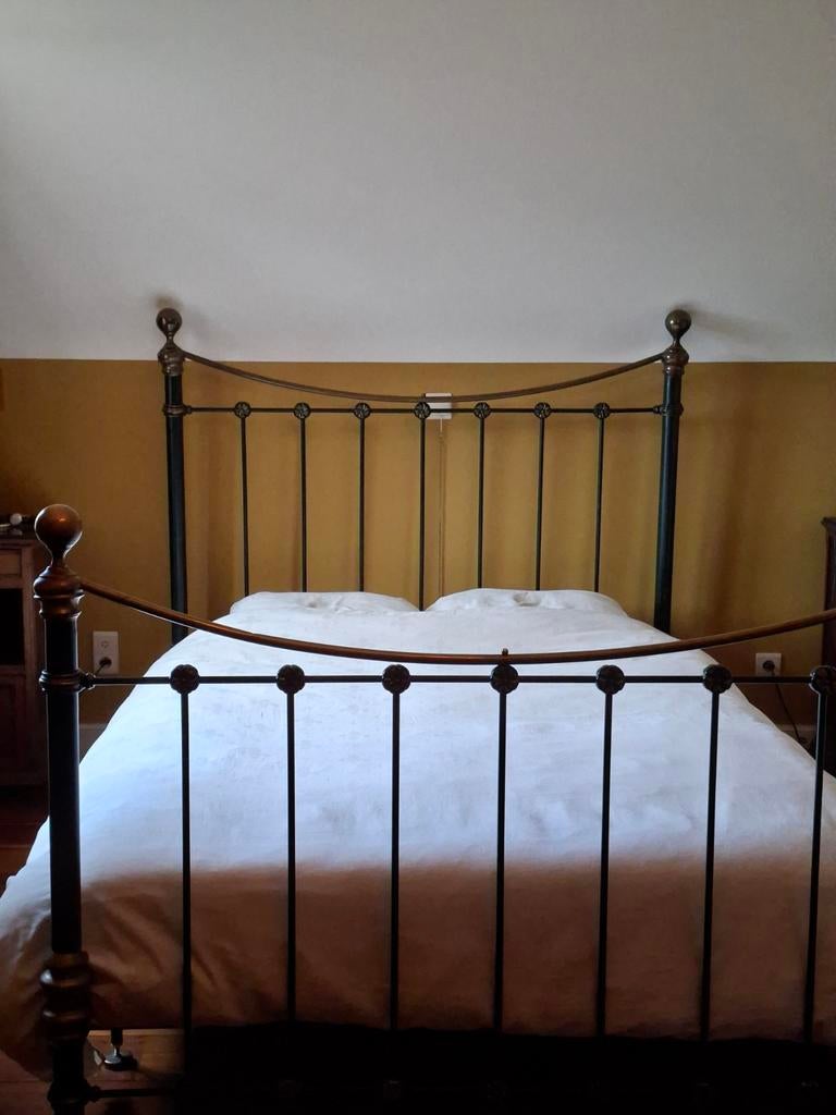 Metalen bed., Ophalen