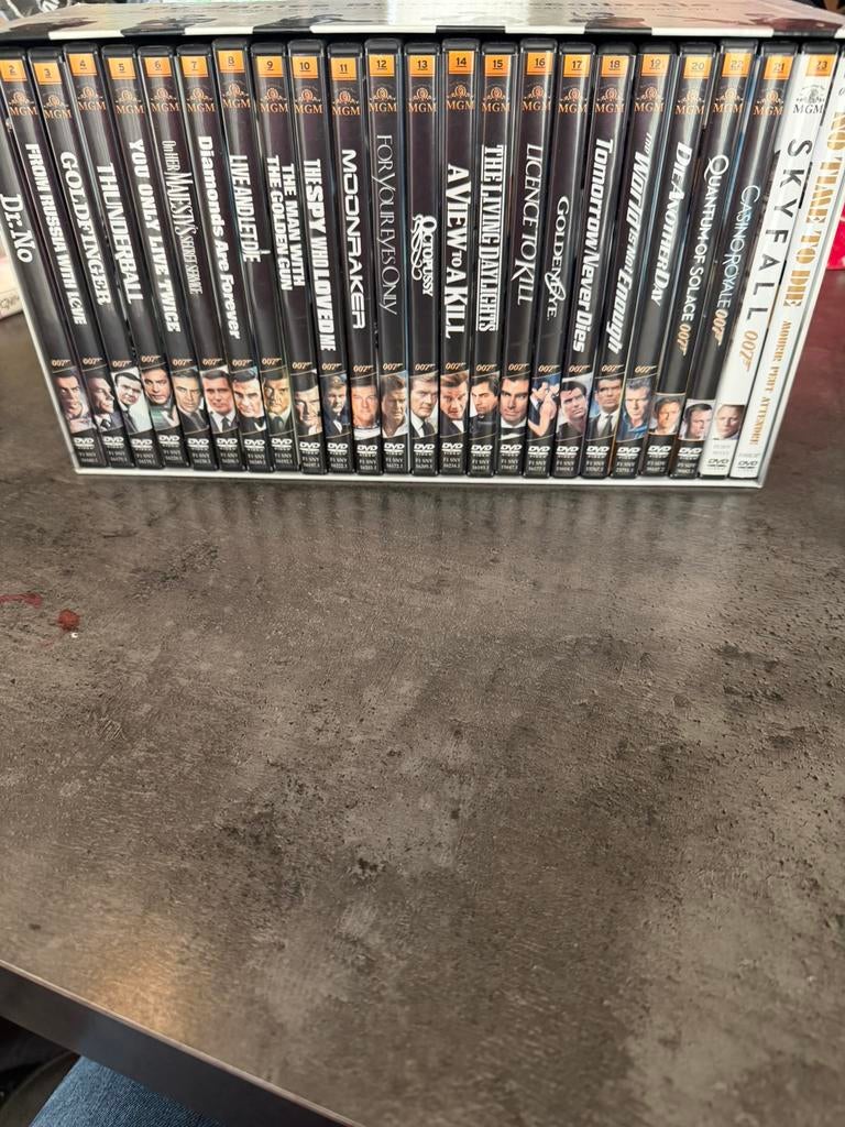 Dvd collectie James Bond, Ophalen, Zo goed als nieuw
