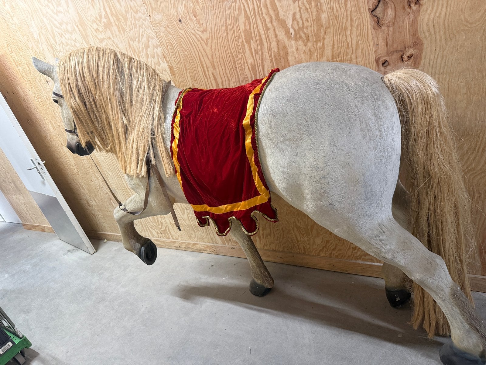 Uniek Supergroot polyester paard, Diversen, Ophalen, Zo goed als nieuw