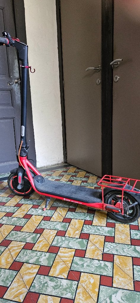 Elektrische step ninebot, Fietsen en Brommers, Ophalen, Zo goed als nieuw, Elektrische step (E-scooter), Ninebot