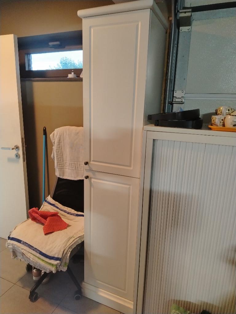 Hoge witte kolomkast, Huis en Inrichting, Badkamer | Badkamermeubels, Ophalen