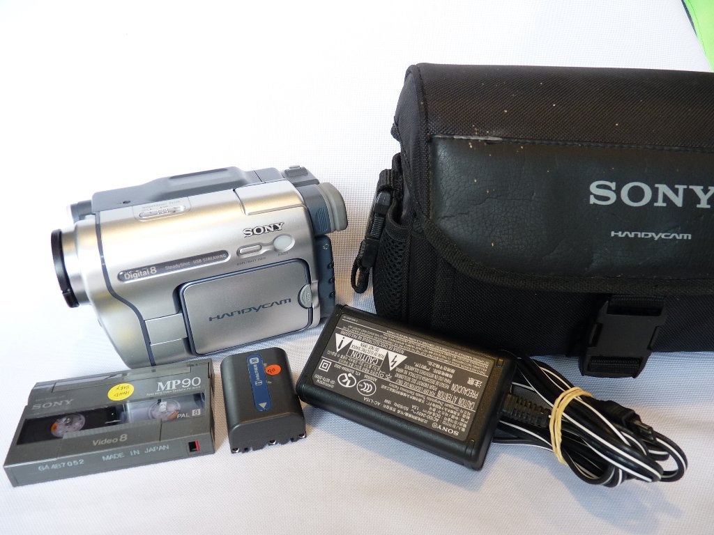 Sony DCR-TRV255E Digital8, caméra vidéo numérique, TV, Hi-fi & Vidéo, Caméscopes analogiques, Enlèvement ou Envoi, Hi 8, Caméra