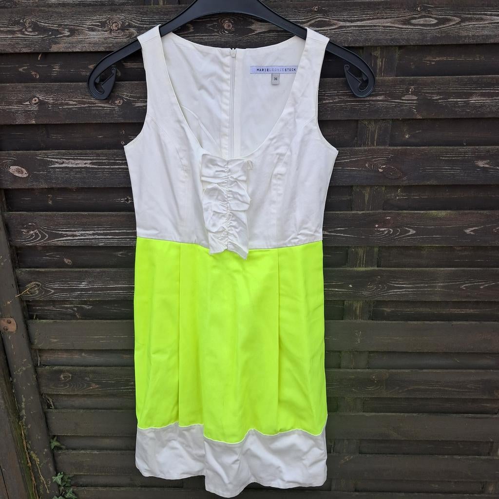 Gebroken wit met fluo geel stuk kleedje, Marieleoniestock, Wit, Ophalen of Verzenden, Zo goed als nieuw
